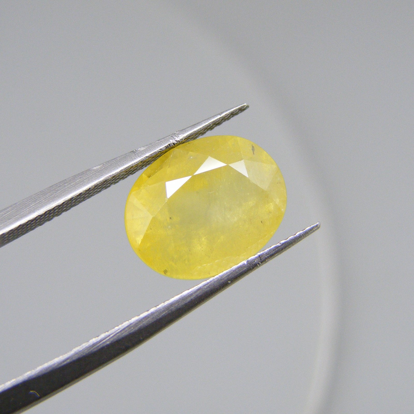 Natural bangkok Yellow Sappire 6.08