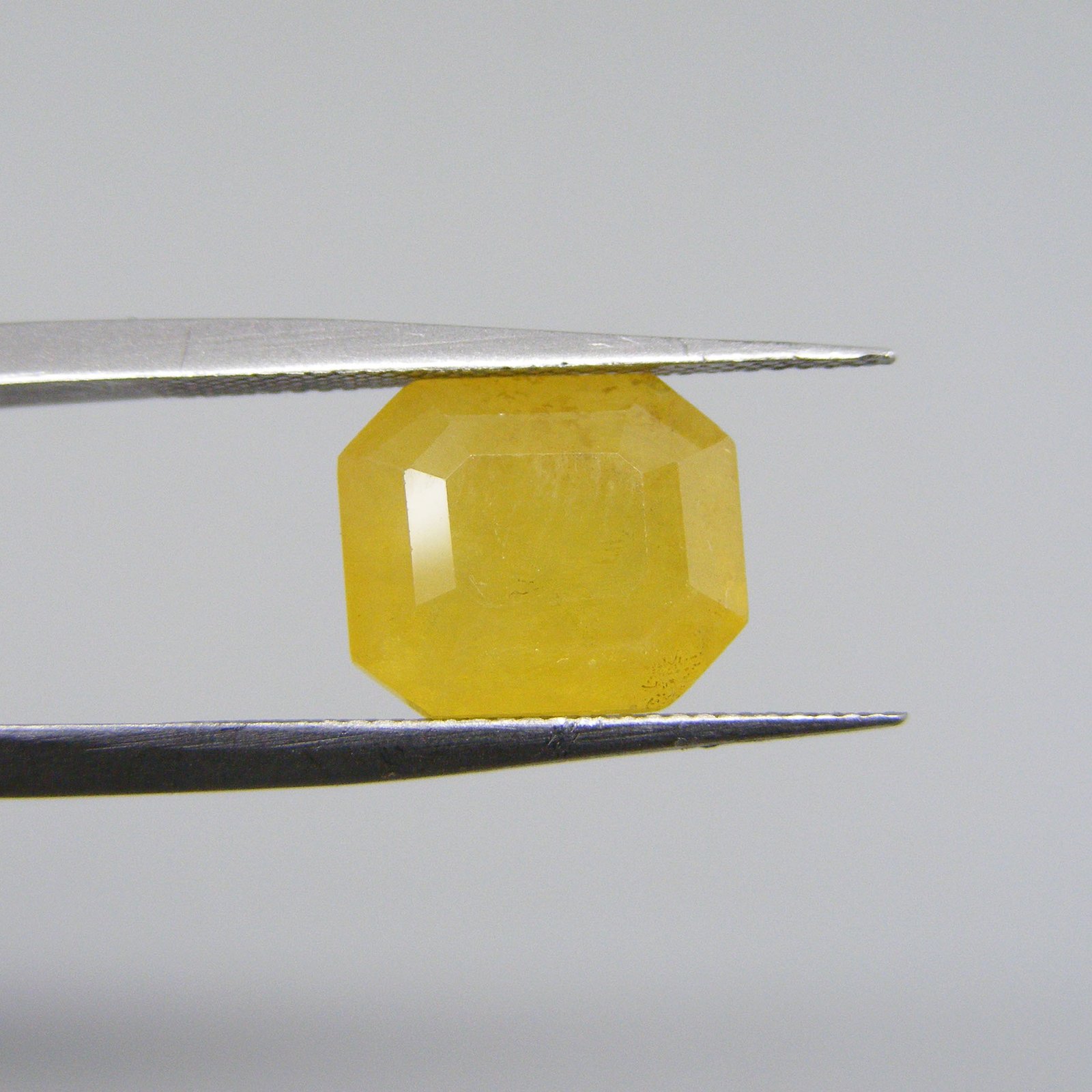 Natural bangkok Yellow Sappire