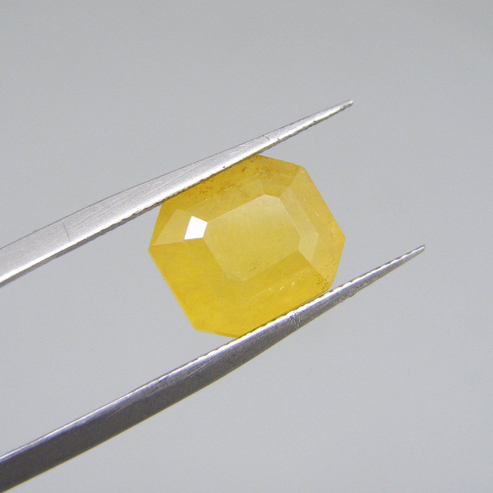 Natural bangkok Yellow Sappire