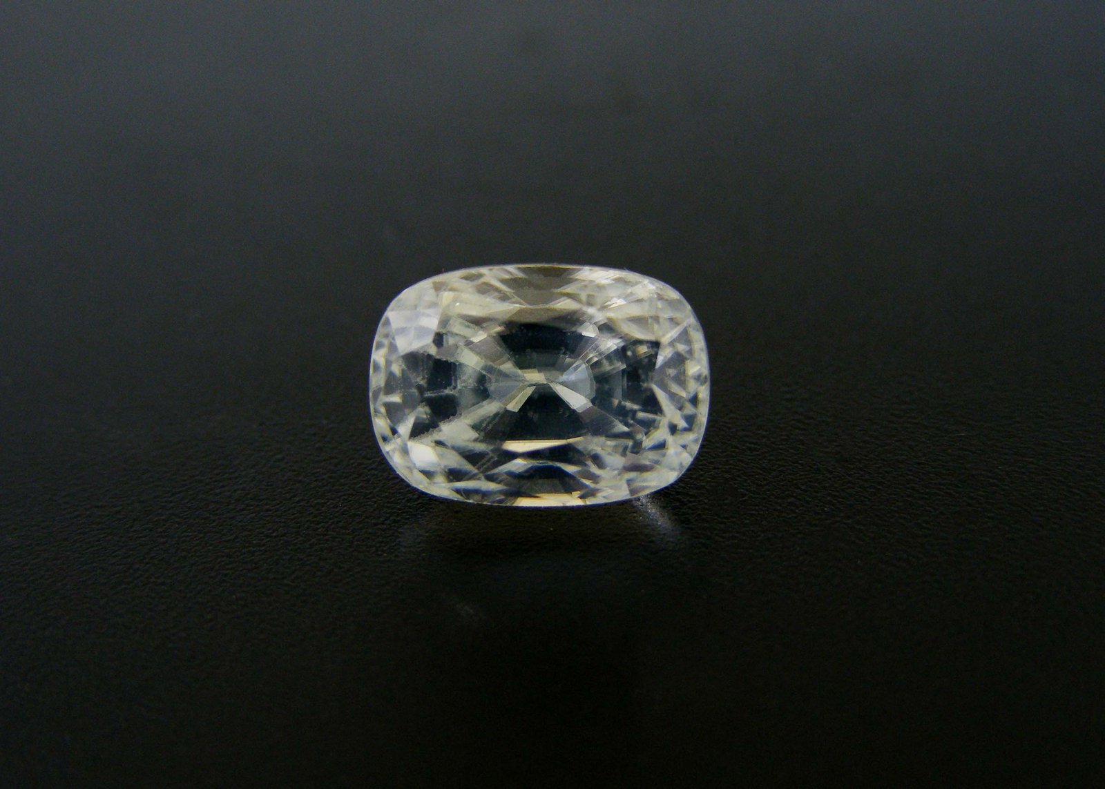 Natural Colorless White Zircon 7.35 Cts