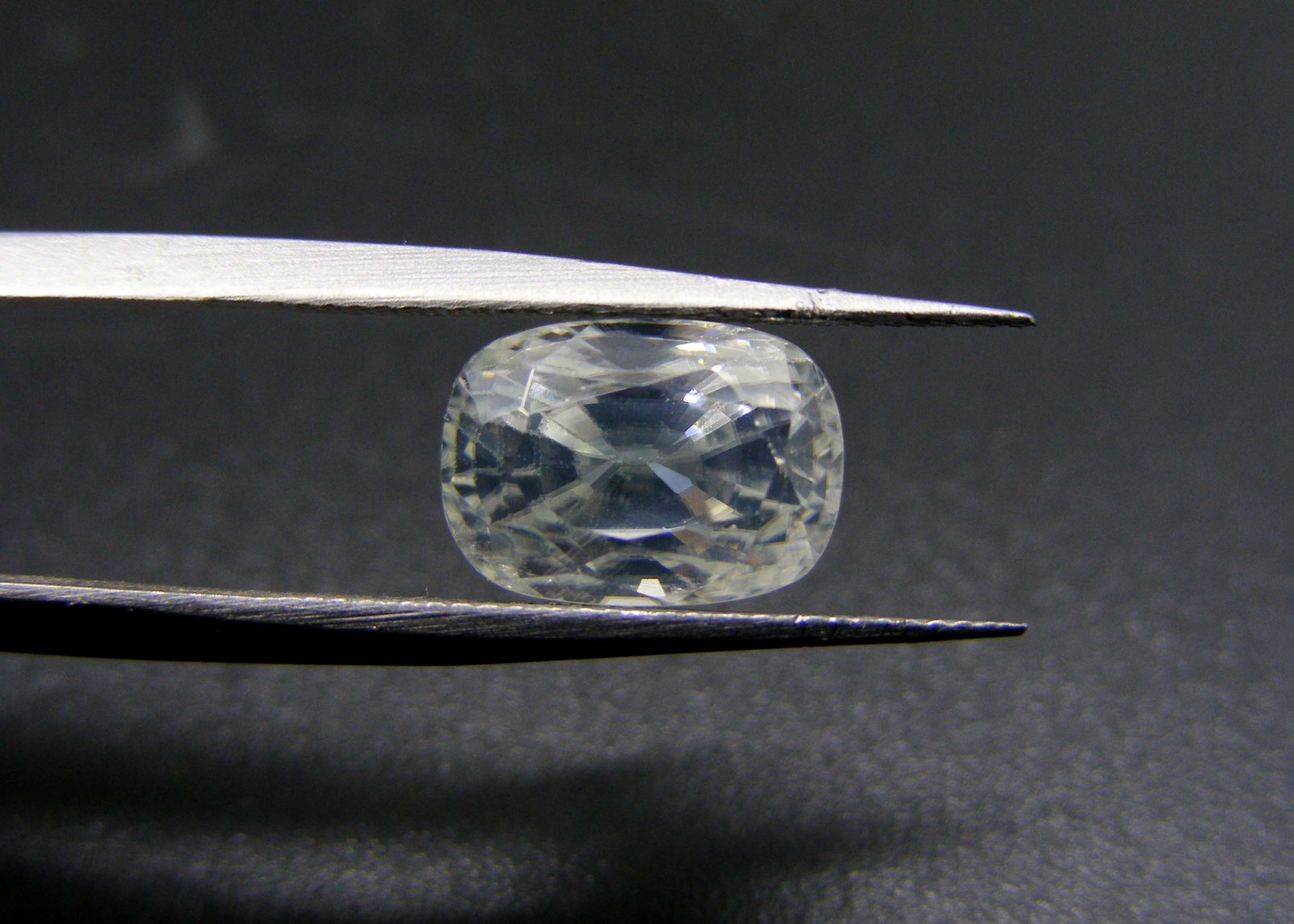Natural Colorless White Zircon 7.35 Cts